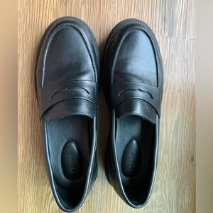Quince black lug sole loafer